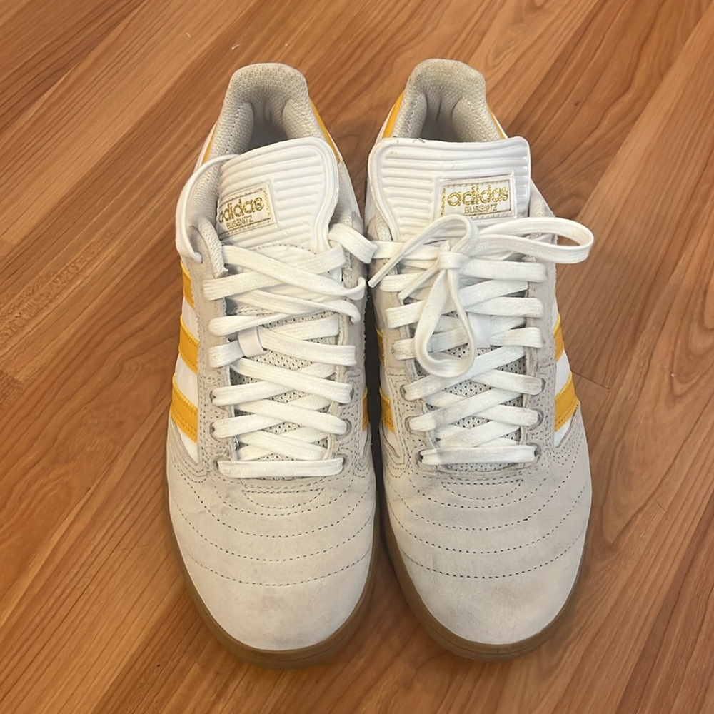 Like new adidas Originals Busenitz Shoes Crystal White Yellow Gum. Men’s size 8. - Picture 7 of 13